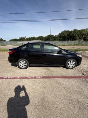 Black 2012 Ford Focus SE
