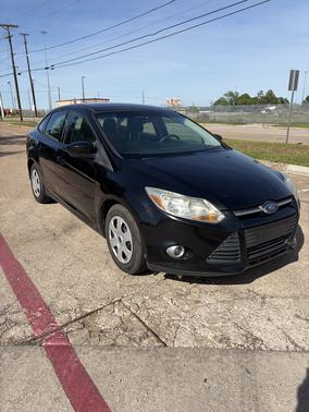 Black 2012 Ford Focus SE