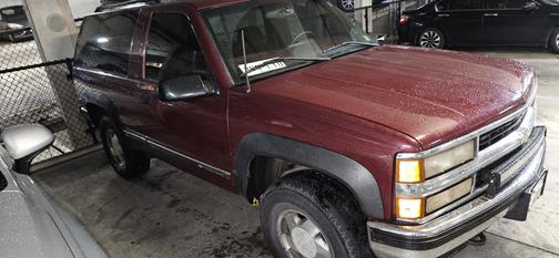Red 1999 Chevrolet Tahoe Base