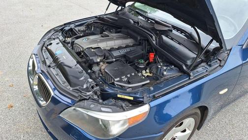 Blue 2007 BMW 530 i
