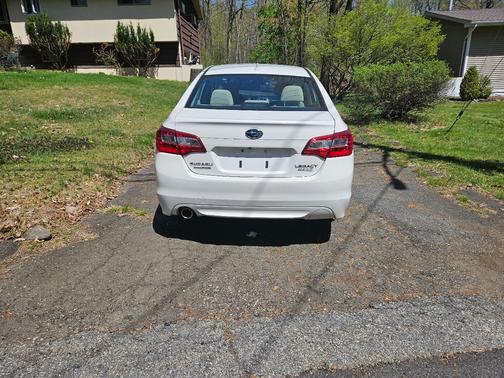 White 2017 Subaru Legacy 2.5i Premium