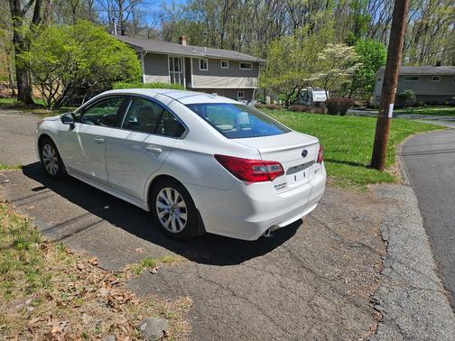 White 2017 Subaru Legacy 2.5i Premium