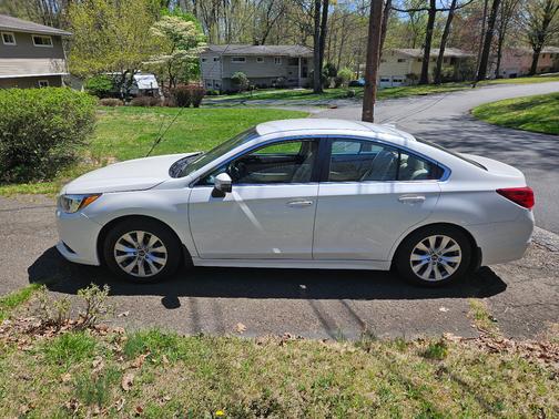 White 2017 Subaru Legacy 2.5i Premium