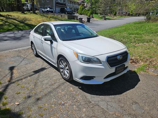 White 2017 Subaru Legacy 2.5i Premium
