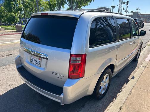 Silver 2010 Dodge Grand Caravan SXT