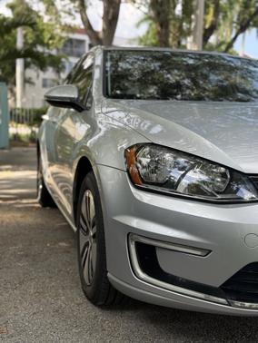 2016 Volkswagen e-Golf SE