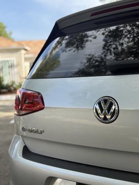 2016 Volkswagen e-Golf SE