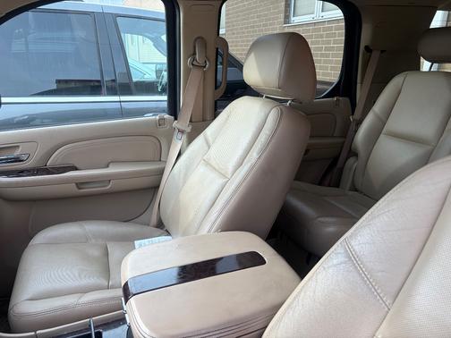 2009 Cadillac Escalade Base