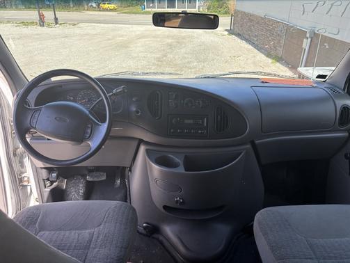 1997 Ford Club Wagon XLT Super