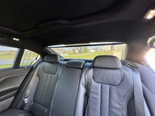 2019 BMW 740 i
