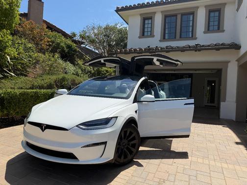 White 2022 Tesla Model X Long Range