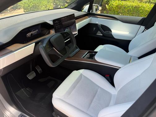 White 2022 Tesla Model X Long Range