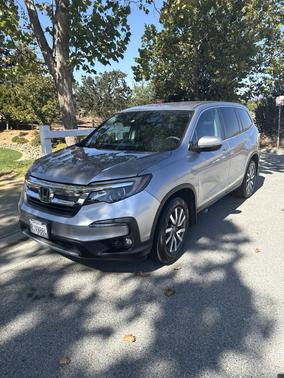 Silver 2019 Honda Pilot EX