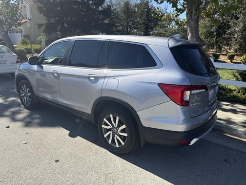 Silver 2019 Honda Pilot EX