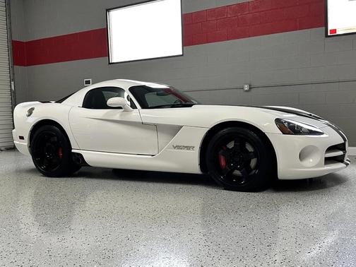 White 2009 Dodge Viper SRT-10