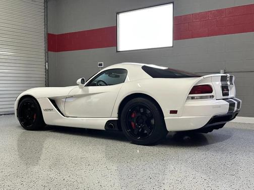 White 2009 Dodge Viper SRT-10