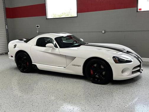 White 2009 Dodge Viper SRT-10