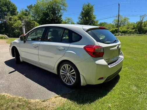 White 2013 Subaru Impreza 2.0i Limited