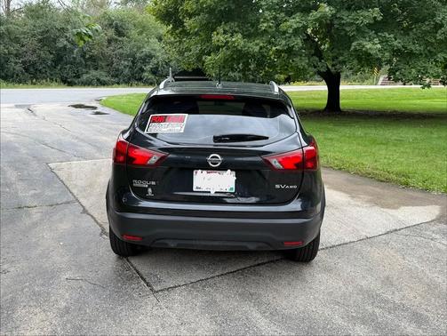 Black 2017 Nissan Rogue Sport SV