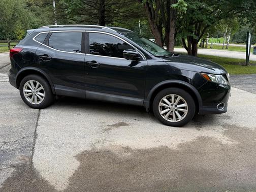 Black 2017 Nissan Rogue Sport SV