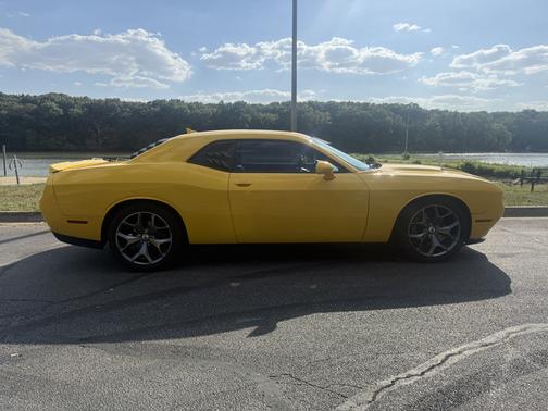 2017 Dodge Challenger SXT