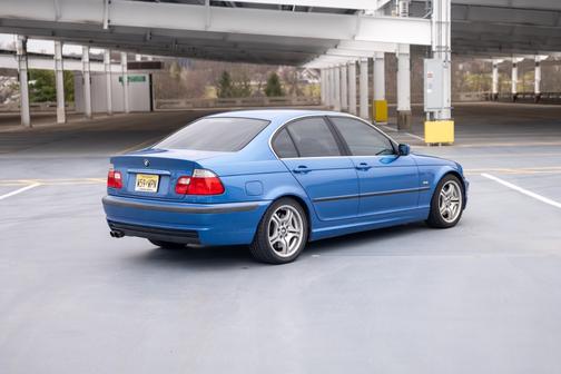 2001 BMW 330 i