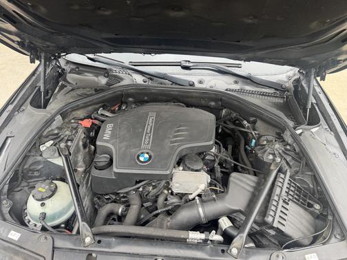 Black 2016 BMW 528 i