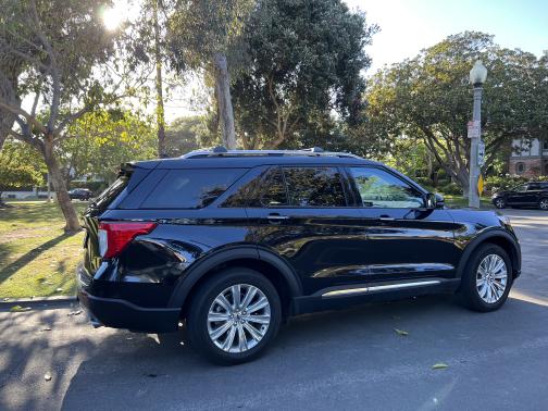 Photo 2 of 16 of 2020 Ford Explorer Limited