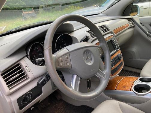 Silver 2008 Mercedes-Benz R-Class R 350 4MATIC