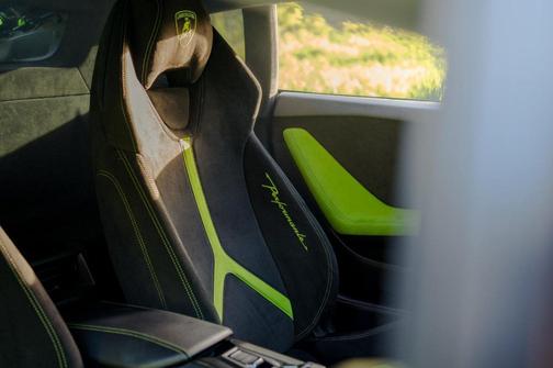 Green 2017 Lamborghini Huracan LP580-2