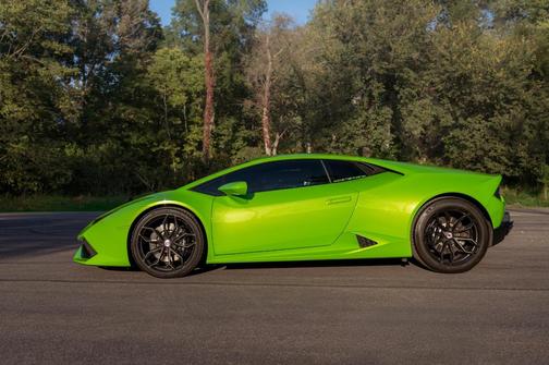 Green 2017 Lamborghini Huracan LP580-2