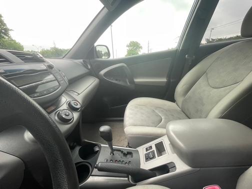 2009 Toyota RAV4 Base