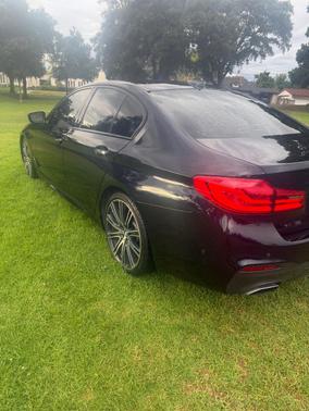 Black 2018 BMW 540 i