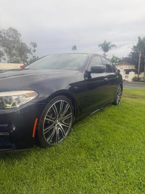 Black 2018 BMW 540 i