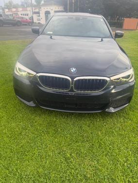 Black 2018 BMW 540 i