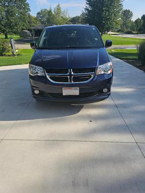 Blue 2017 Dodge Grand Caravan SXT