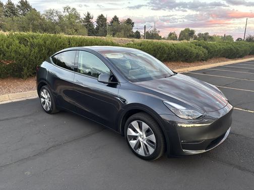 Gray 2024 Tesla Model Y Long Range