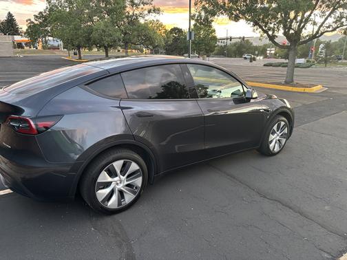 Gray 2024 Tesla Model Y Long Range