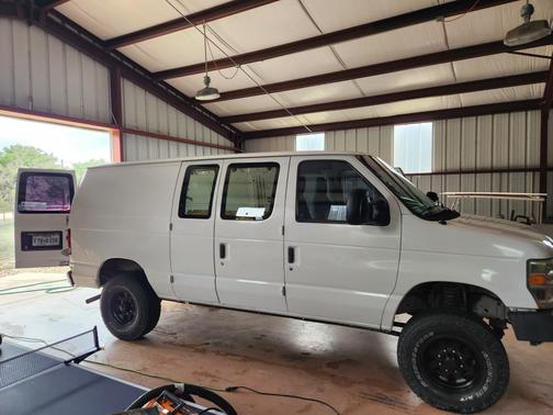 2009 Ford E150 Base