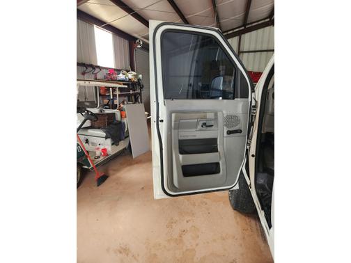 2009 Ford E150 Base