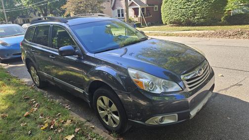 2012 Subaru Outback 2.5i Limited