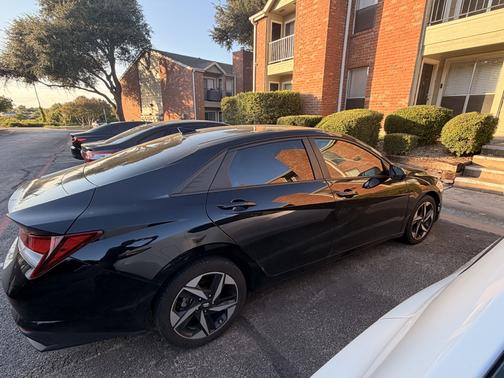 Black 2023 Hyundai ELANTRA SEL