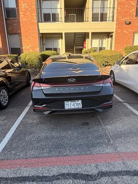 Black 2023 Hyundai ELANTRA SEL