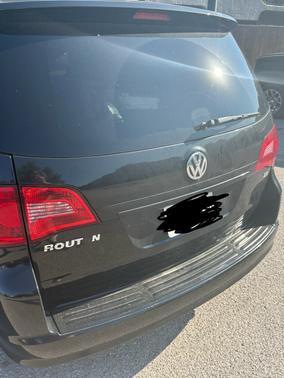 2012 Volkswagen Routan SE