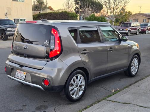 2018 Kia Soul +