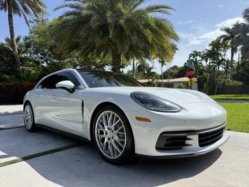 2018 Porsche Panamera Panamera 4S Sport Turismo