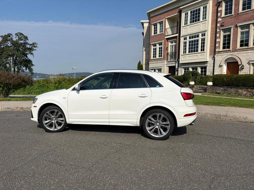 White 2018 Audi Q3 2.0T Premium Plus