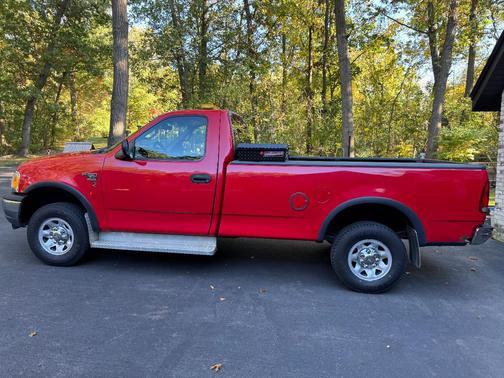 Red 2001 Ford F-150 XL