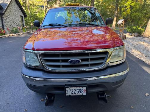 Red 2001 Ford F-150 XL