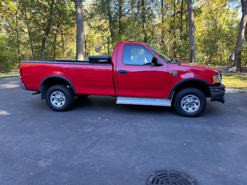 Red 2001 Ford F-150 XL